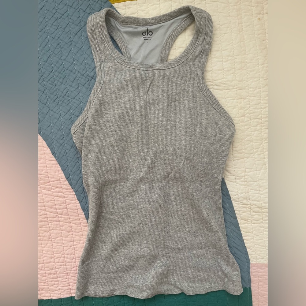 Alo Yoga women’s gray workout tank with built in bra. Size Large.